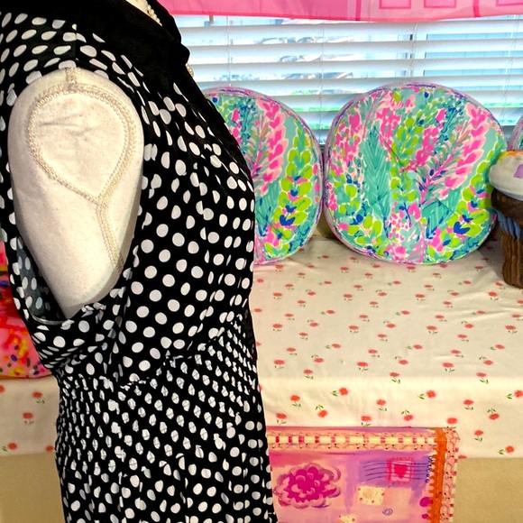 Black dress with white polka dots - Picture 8 of 12